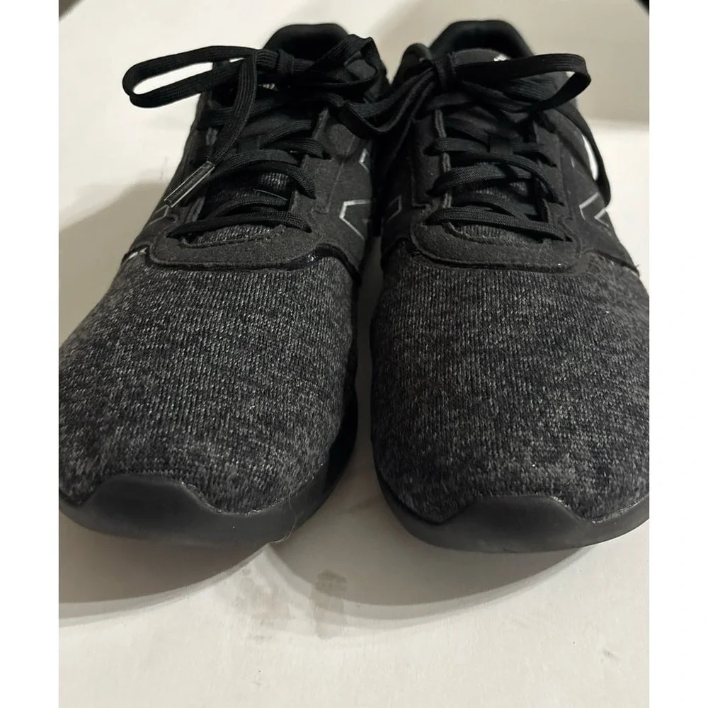 New Balance 400 Black /Gray Sneakers (sz. 11)